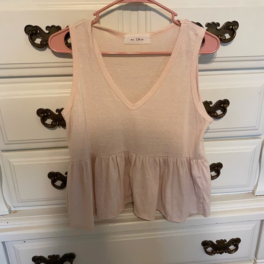 Flowy tank